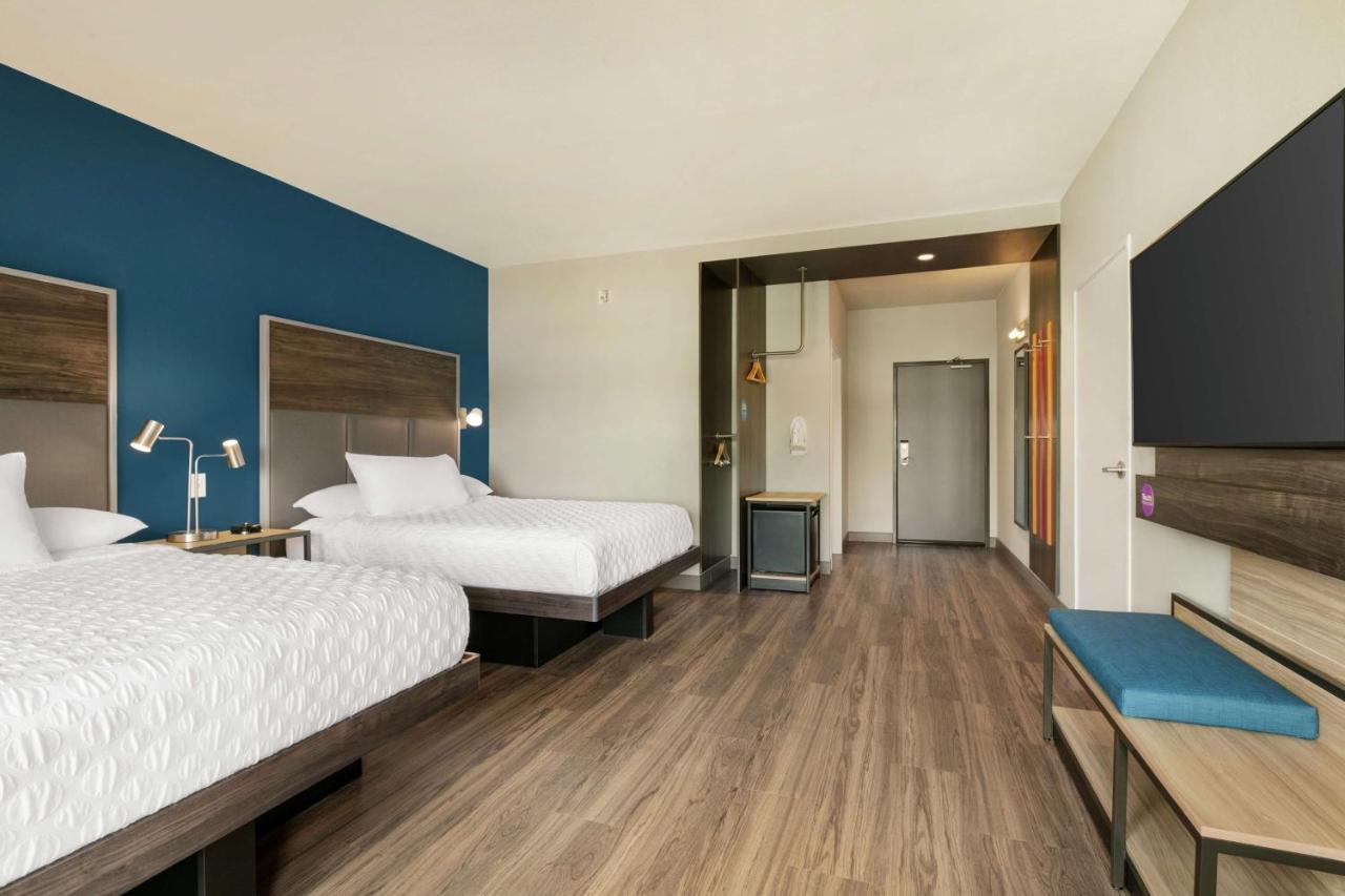 Queen Room with Two Queen Beds - Hearing Accessible at Tru by Hilton Longview