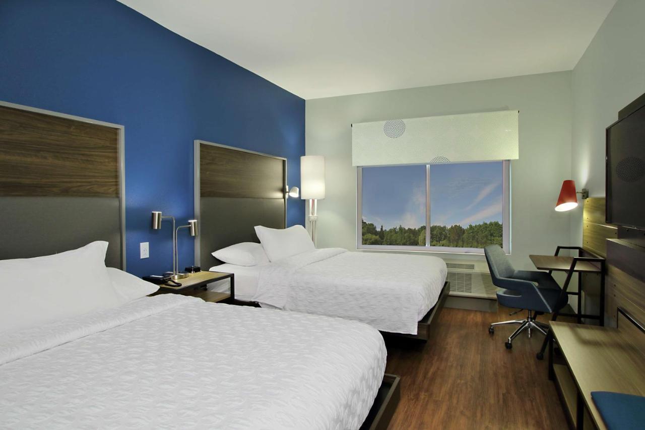 Queen Room with Two Queen Beds at Tru by Hilton Mobile