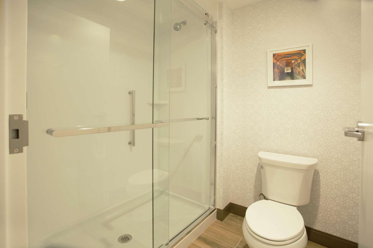 King Room - Non-Smoking at Hampton Inn & Suites Kutztown
