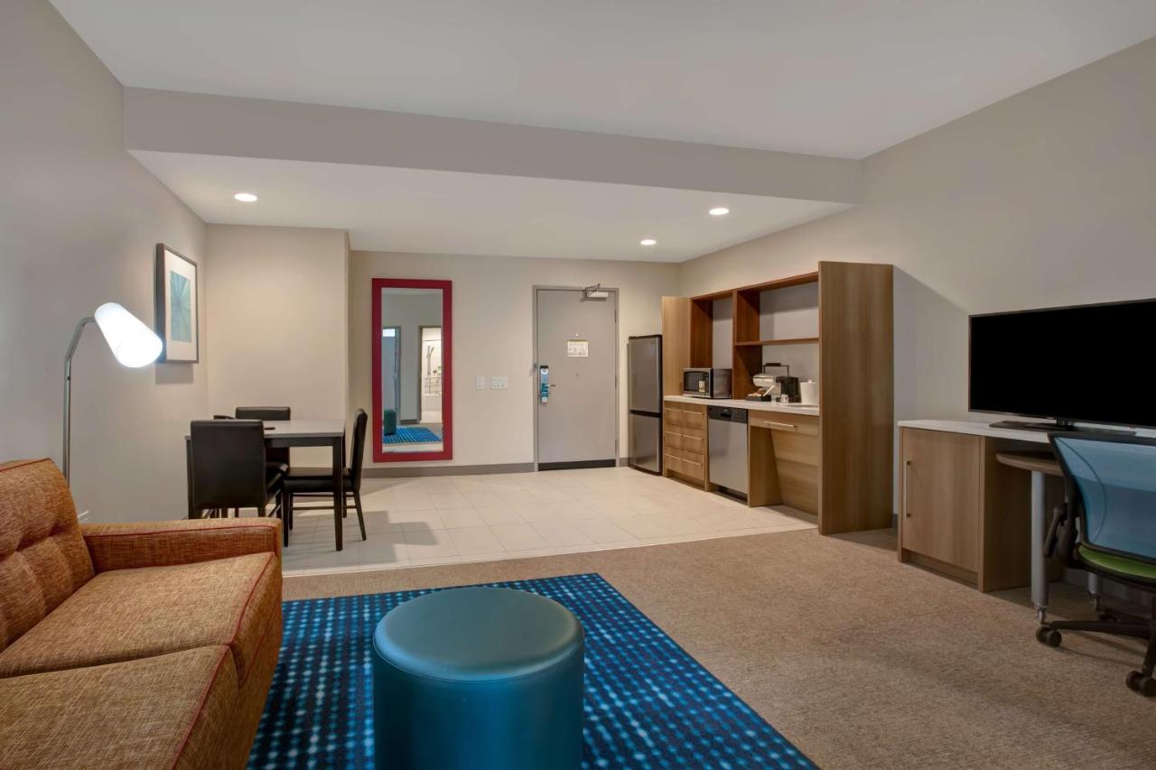 Queen Suite - Mobility/Hearing Accessible - Non-Smoking at Home2 Suites by Hilton Charlotte Northlake