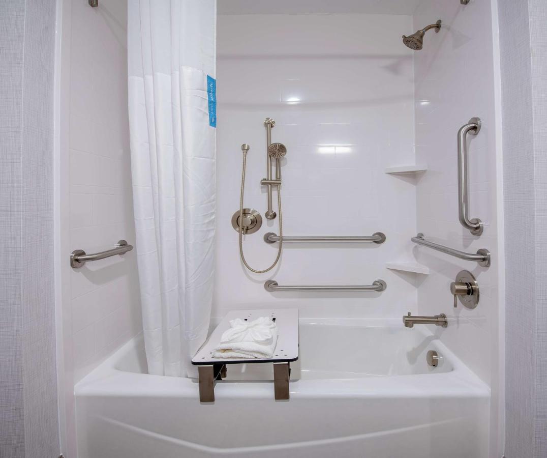 Queen Room with Two Queen Beds - Mobility/Hearing Accessible at Hampton Inn & Suites Duncanville Dallas