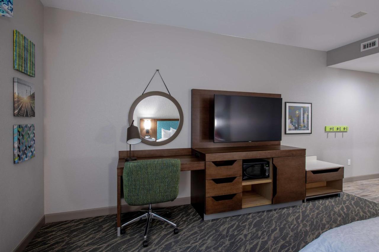 King Room with Bath Tub - Mobility/Hearing Accessible - Non-Smoking at Hampton Inn & Suites Duncanville Dallas