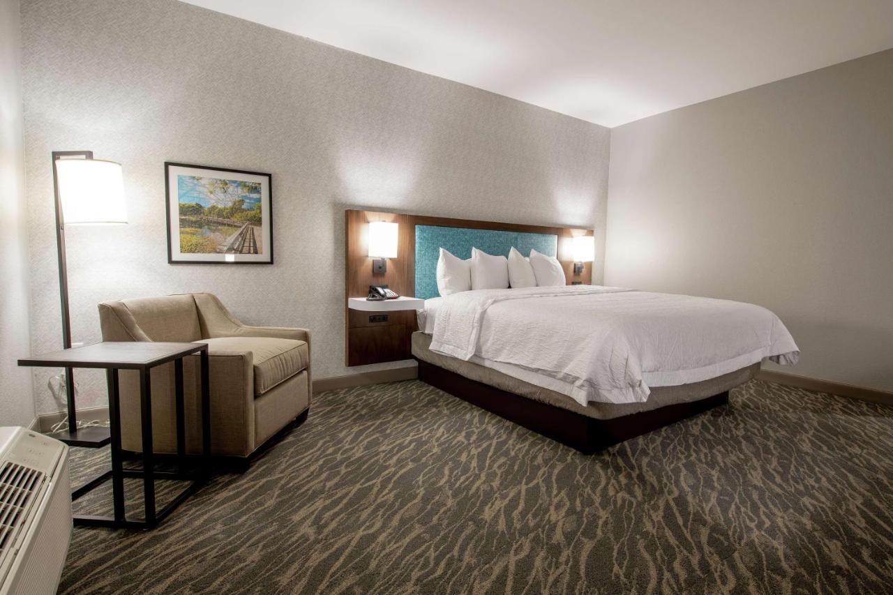 King Room - Hearing Accessible - Non-Smoking at Hampton Inn & Suites Duncanville Dallas