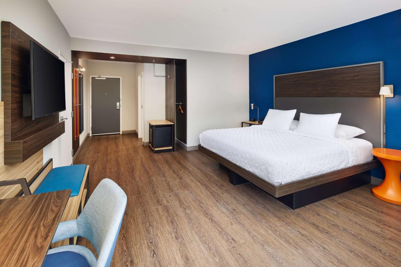 King Room - Hearing Accessible at Tru by Hilton Atlanta Northlake Parkway, GA