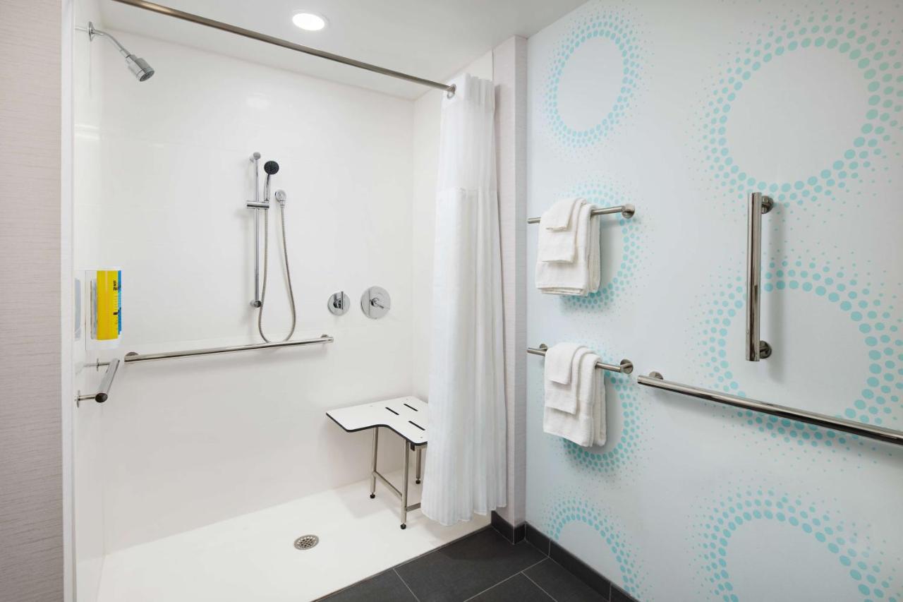 Queen Room with Two Queen Beds - Mobility Accessible at Tru by Hilton Atlanta Northlake Parkway, GA
