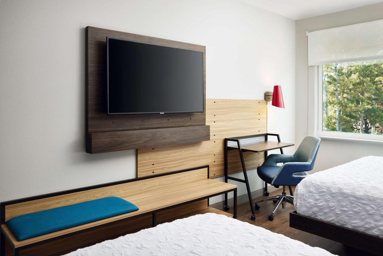 Queen Room with Two Queen Beds at Tru by Hilton Atlanta Northlake Parkway, GA