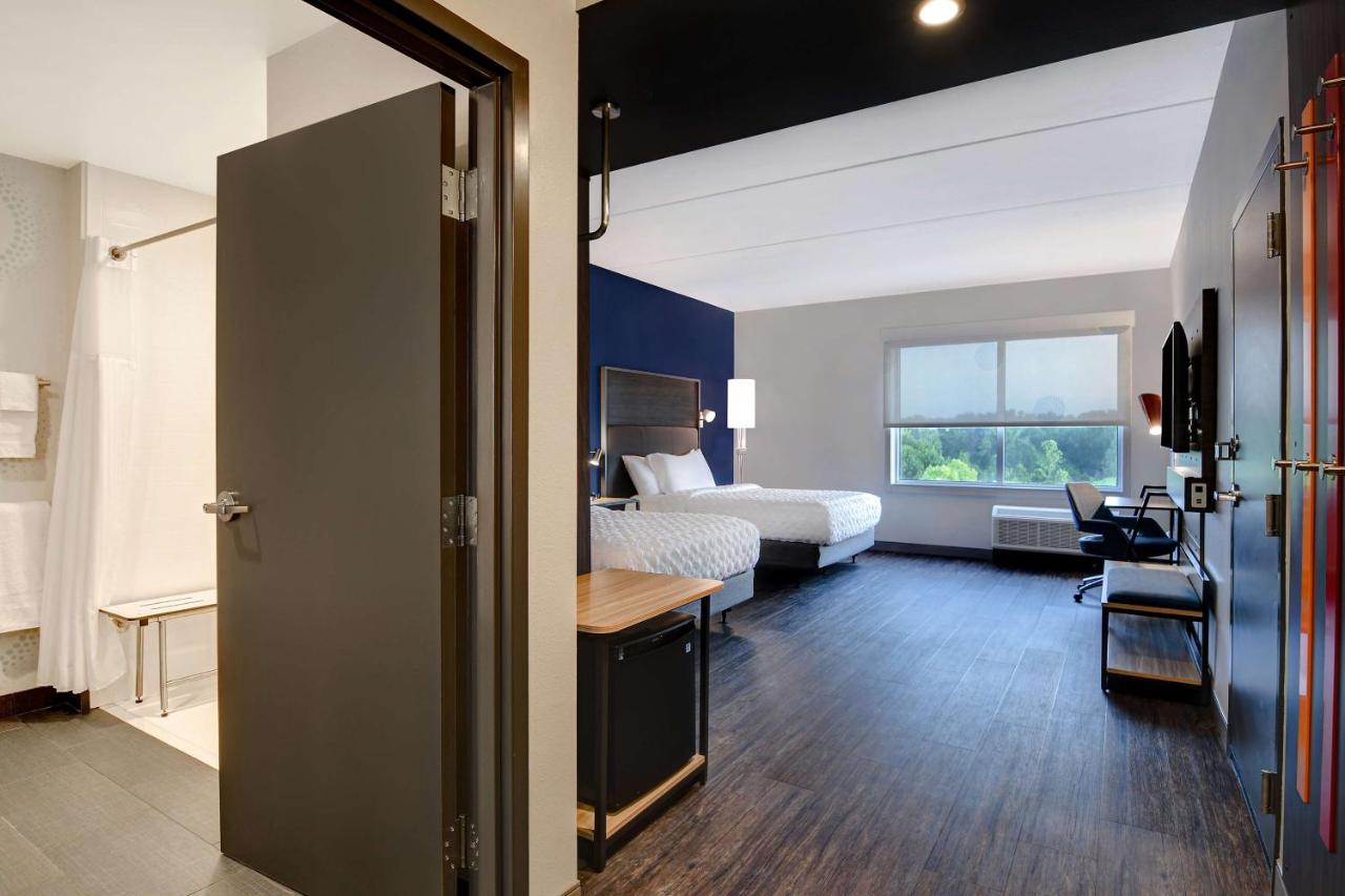Queen Room with Two Queen Beds - Mobility Accessible at Tru By Hilton Columbia Greystone