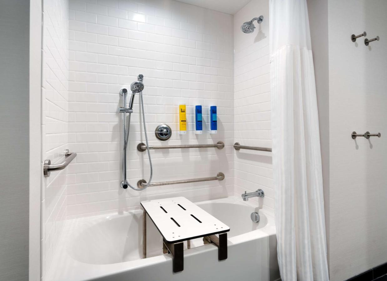 King Room with Bath Tub - Mobility/Hearing Accessible at TRU by Hilton Lehi, UT