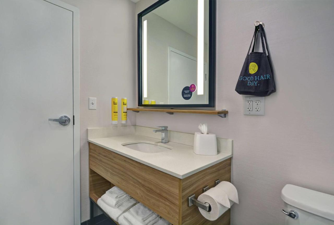 King Room at Tru by Hilton Springfield Downtown