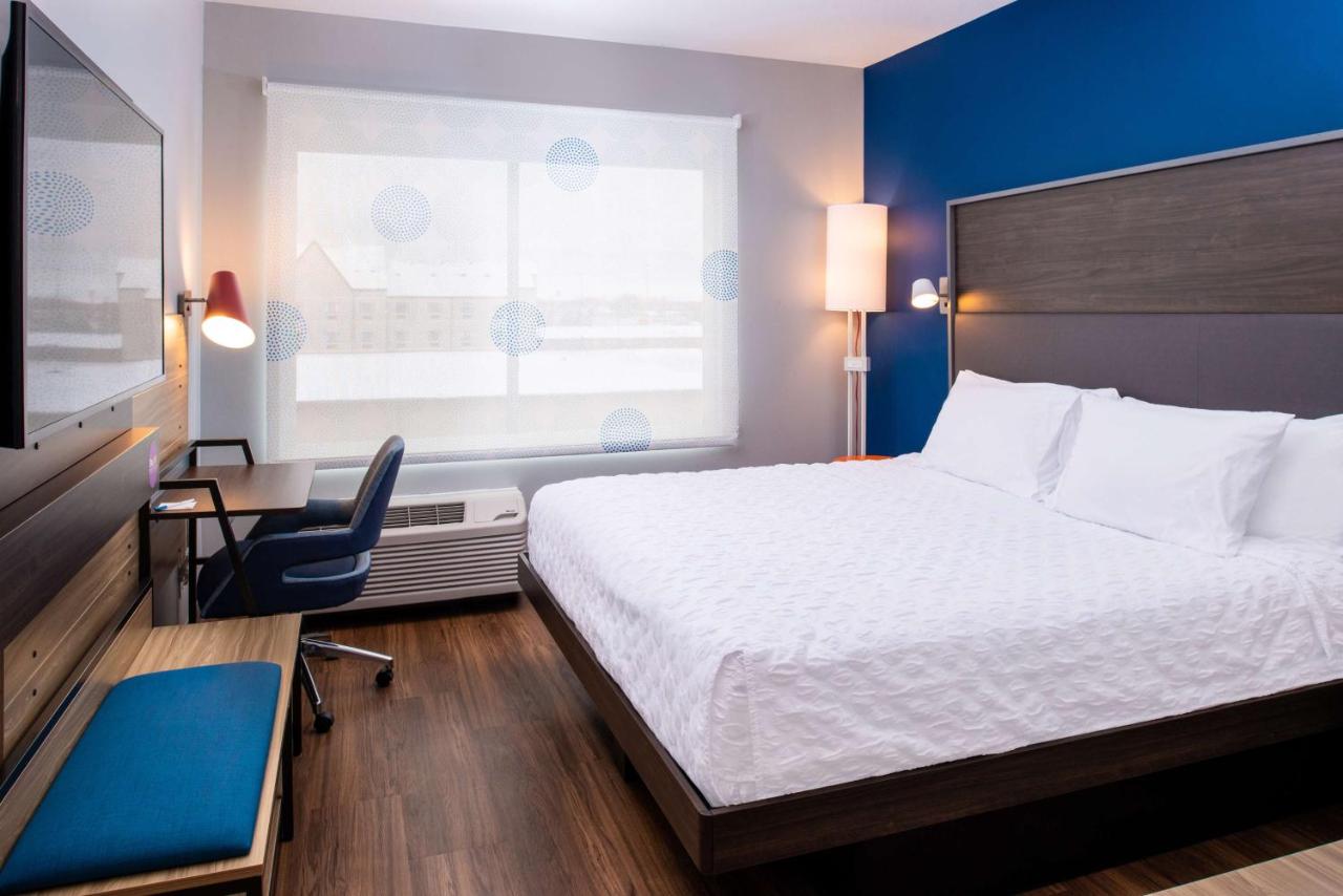 King Room at Tru by Hilton Elkhart, IN