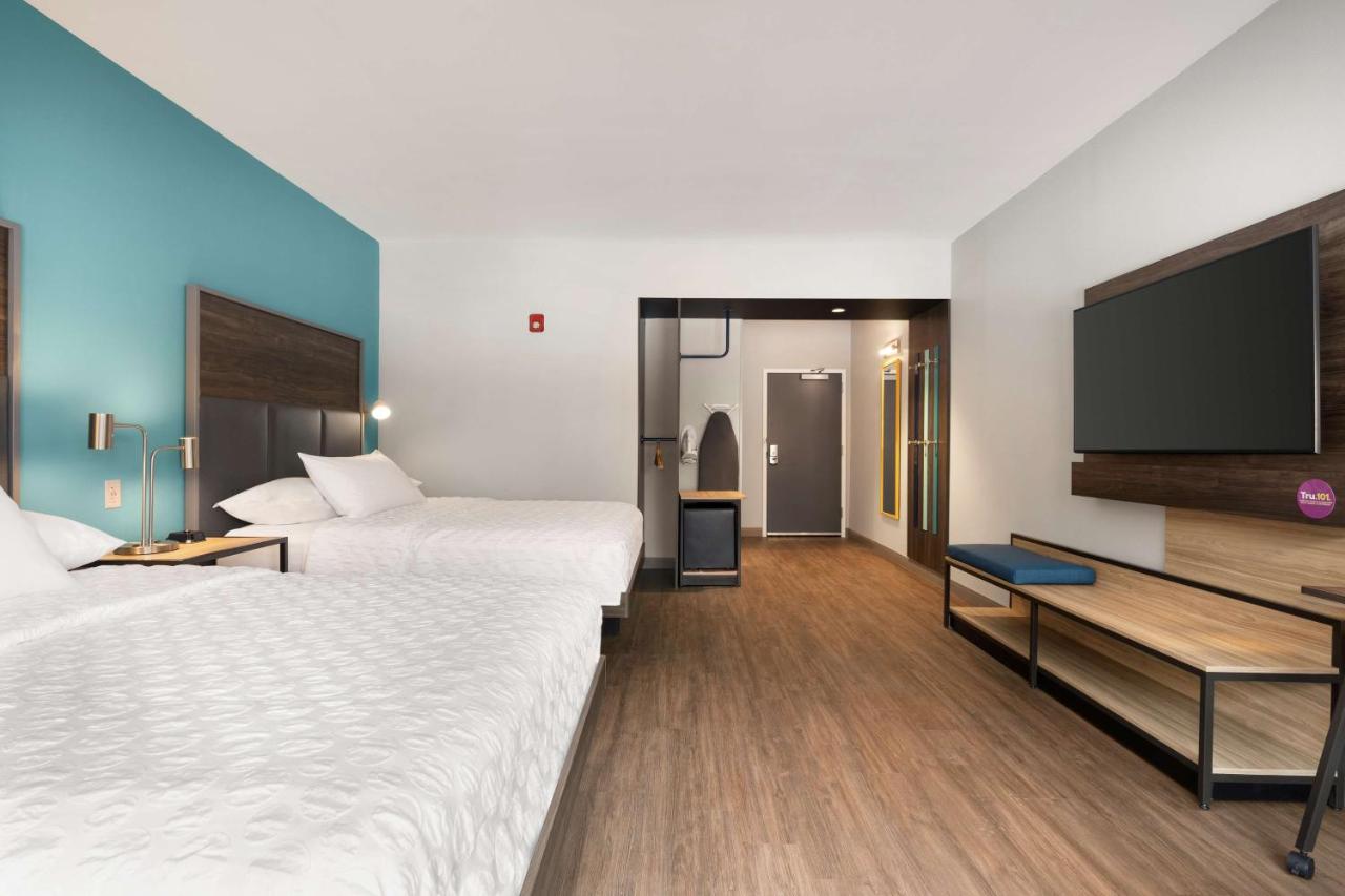 Queen Room with Two Queen Beds - Mobility/Hearing Accessible with Roll-In Shower at Tru By Hilton Albany Airport, NY