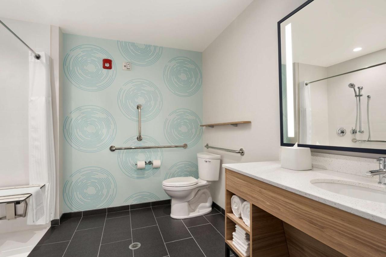 King Room - Mobility/Hearing Accessible with Roll-In Shower at Tru By Hilton Albany Airport, NY