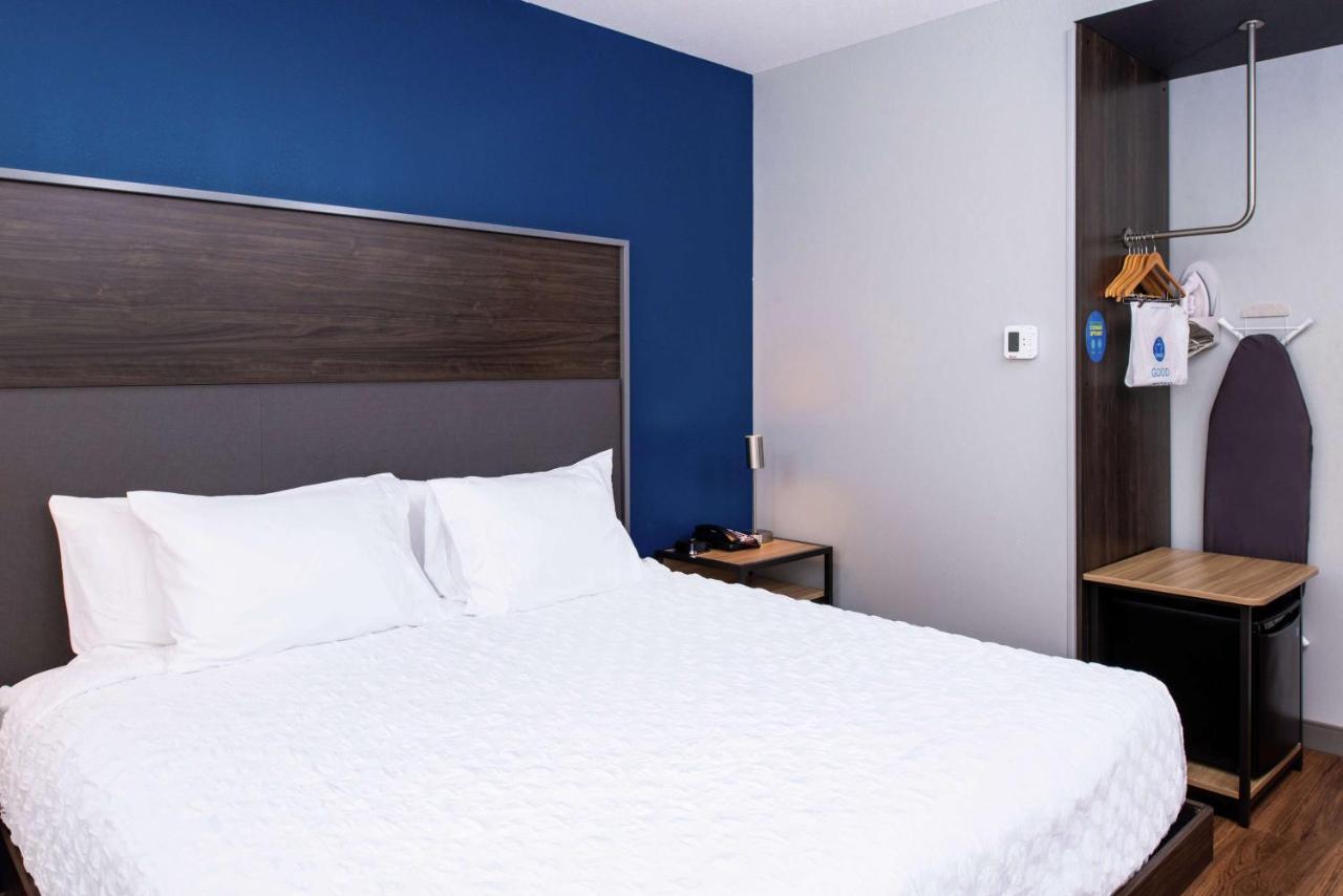 King Room at Tru by Hilton Elkhart, IN
