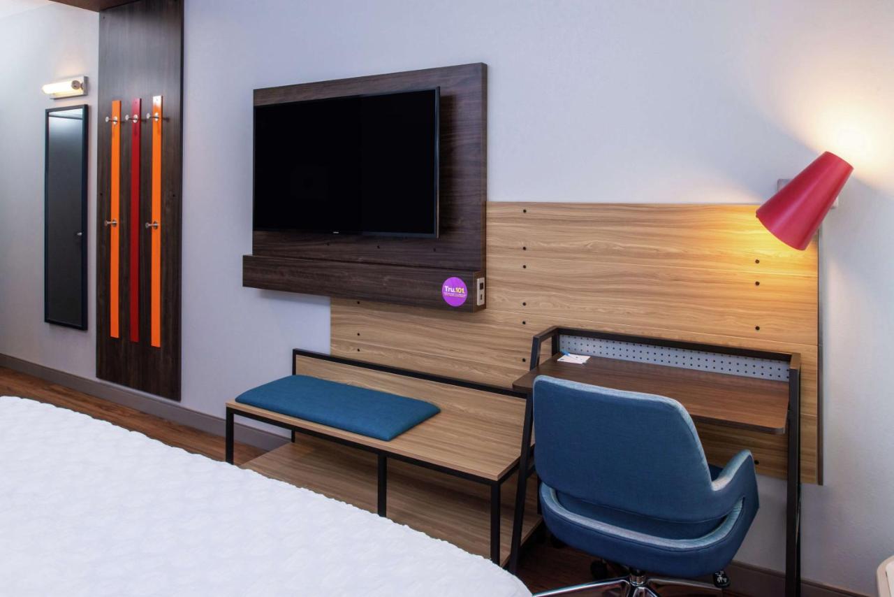 King Room at Tru by Hilton Elkhart, IN