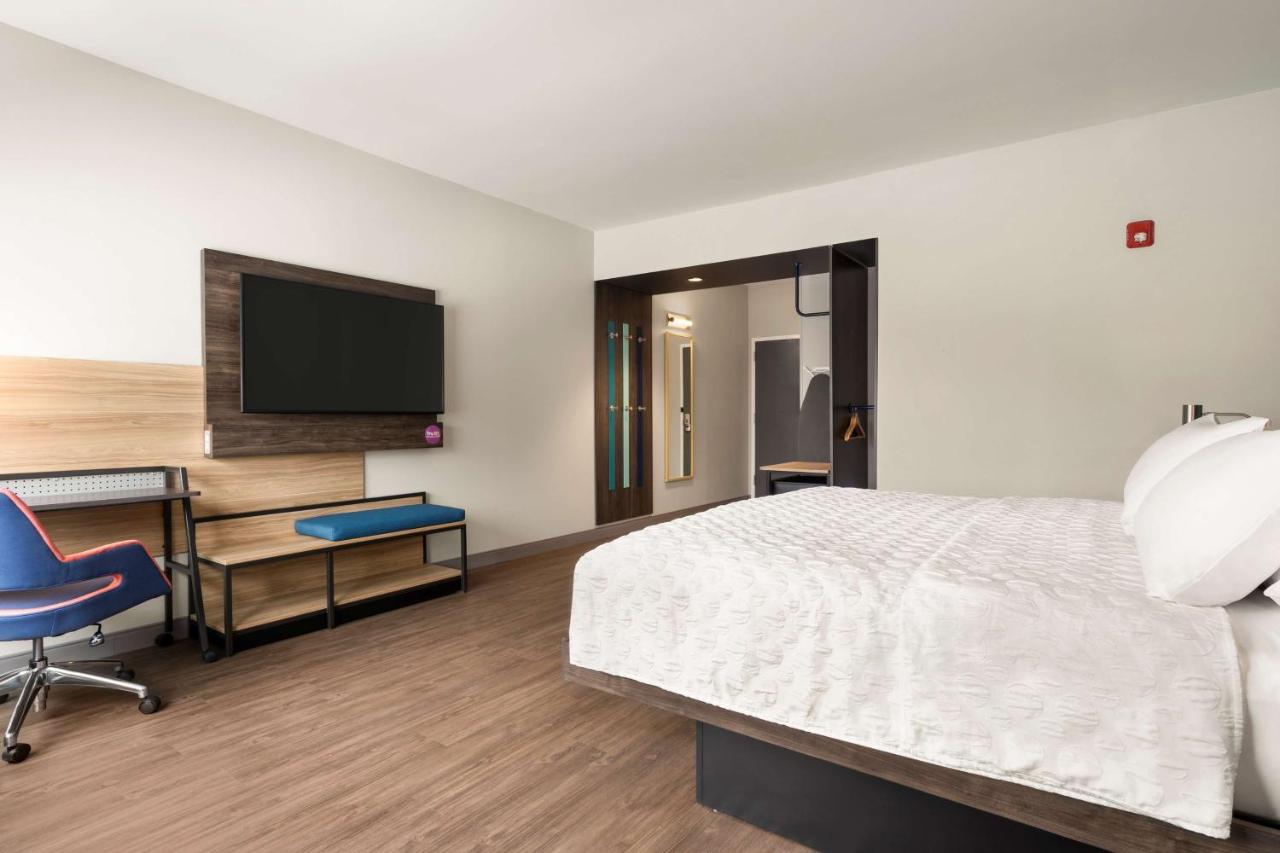 King Room - Mobility/Hearing Accessible with Roll-In Shower at Tru By Hilton Albany Airport, NY