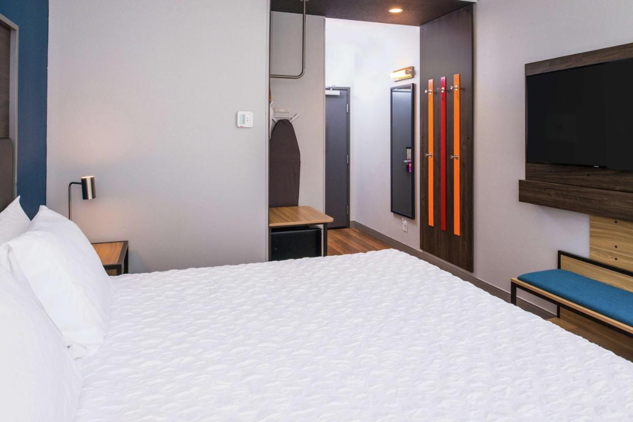 King Room at Tru by Hilton Elkhart, IN