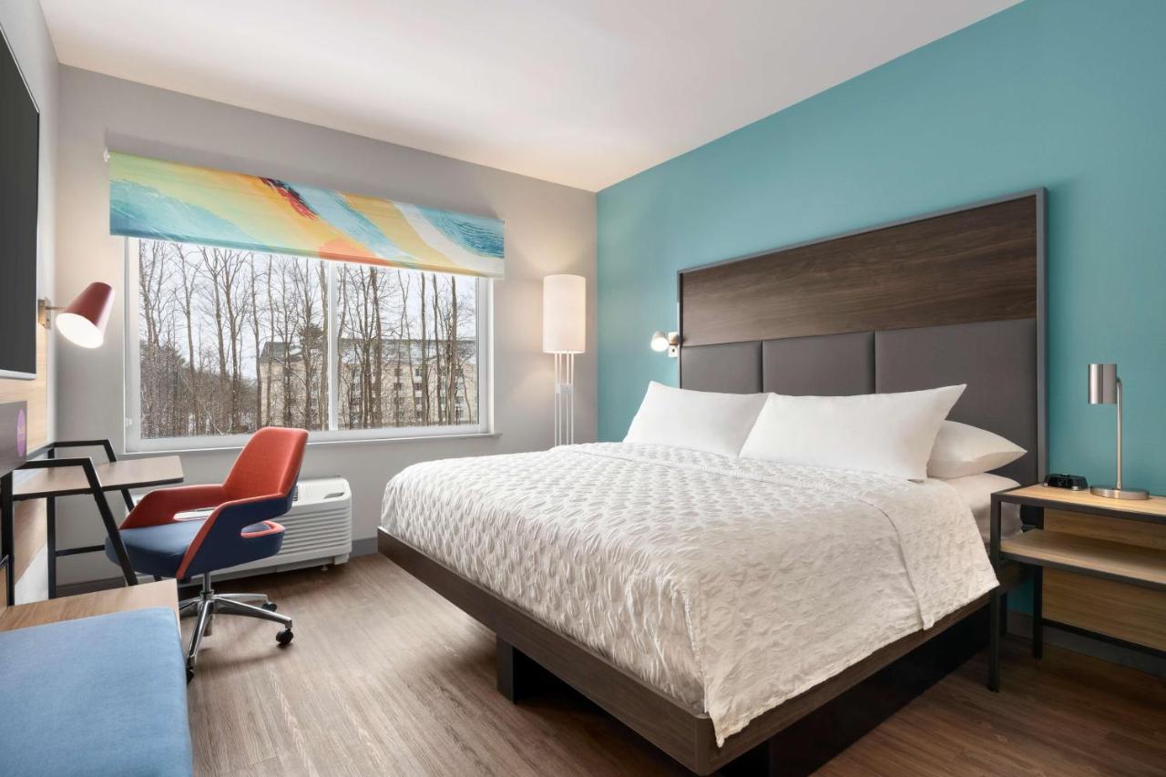 King Room at Tru By Hilton Albany Airport, NY