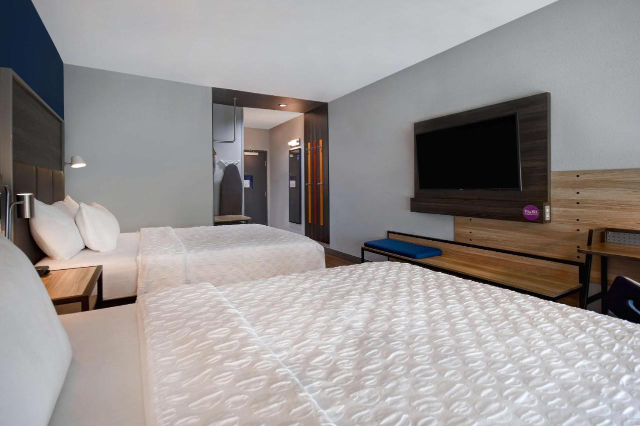 Queen Room with Two Queen Beds at Tru by Hilton West Memphis, AR
