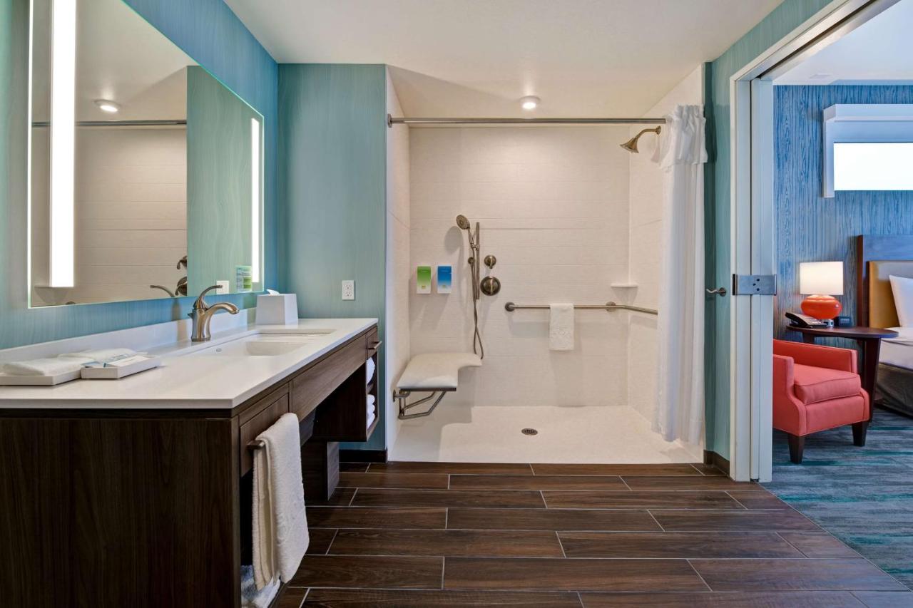 King Accessible Roll in Shower Suite with Sofa Bed -Non Smoking at Home2 Suites by Hilton Atascadero, CA