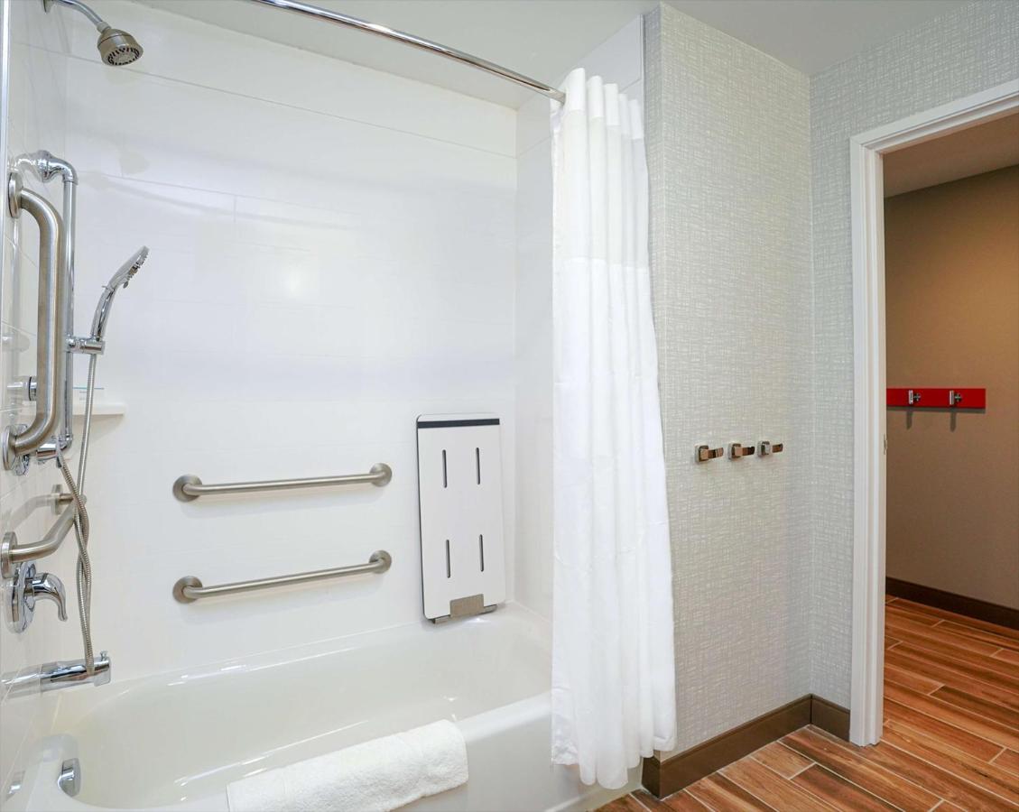 King Room - Mobility Accessible/Non-Smoking at Hampton Inn Colorado Springs I-25 Central