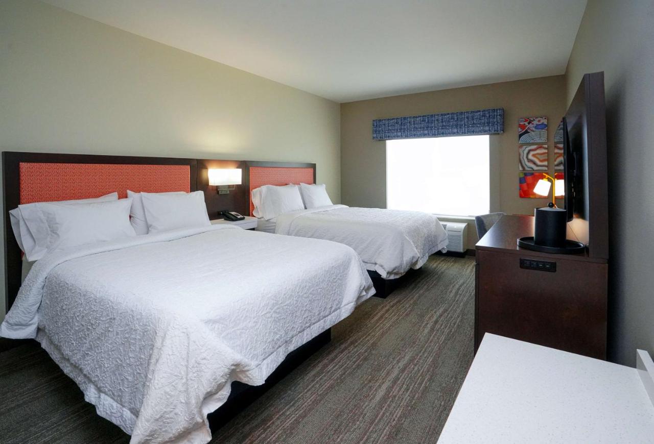 Queen Room with Two Queen Beds - Hearing Accessible/Non-Smoking at Hampton Inn Colorado Springs I-25 Central
