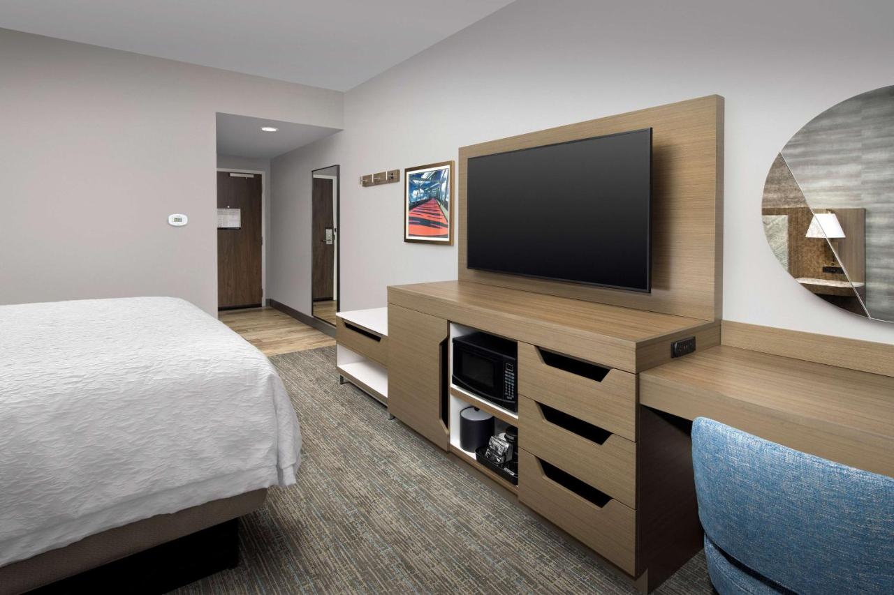 King Room - Hearing Accessible/Non-Smoking  at Hampton Inn Boston Logan Airport Chelsea