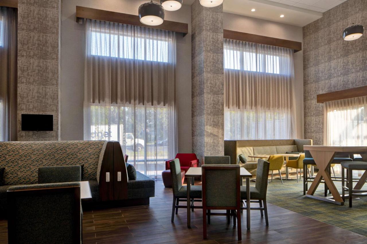 | Hampton Inn & Suites Deptford, Nj