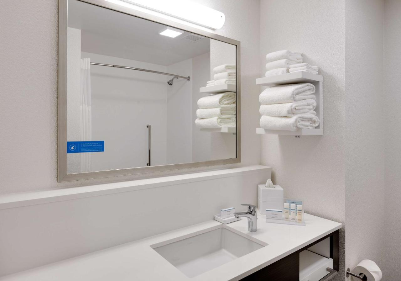 King Room - Mobility Accessible/Non-Smoking at Hampton Inn by Hilton Irvine Spectrum/Lake Forest