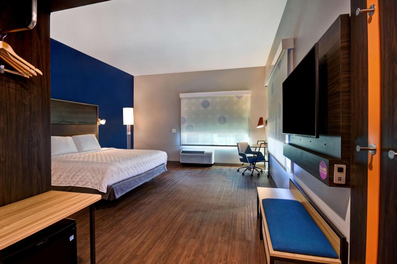 King Room with Bath Tub - Mobility Accessible at Tru By Hilton Rockwall Dallas, TX