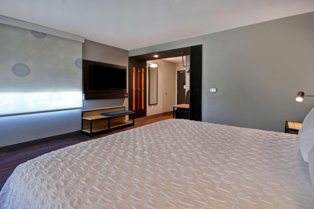 King Room with Bath Tub - Mobility Accessible at Tru By Hilton Rockwall Dallas, TX
