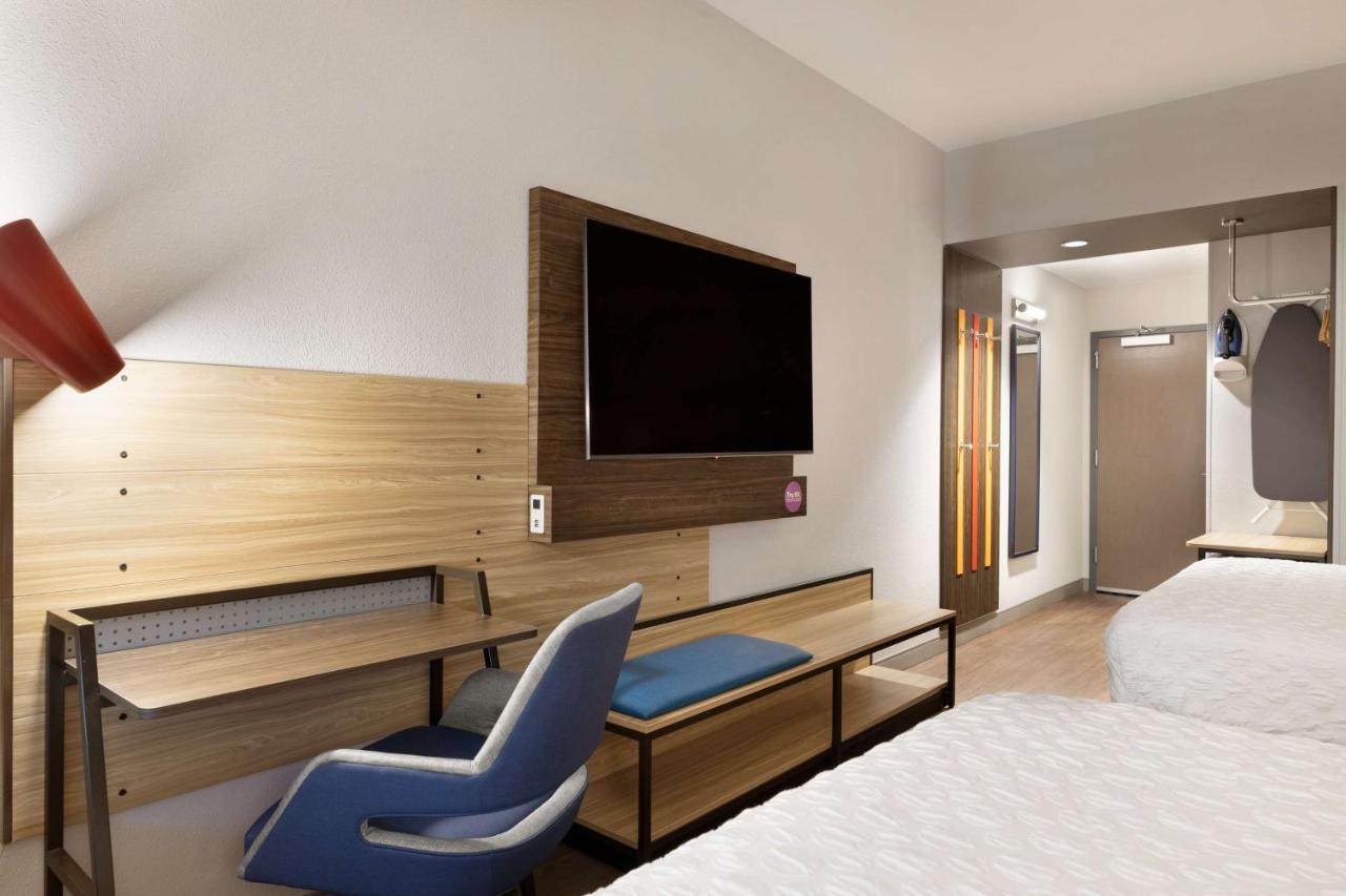 Queen Room with Two Queen Beds at Tru By Hilton Ogden, UT