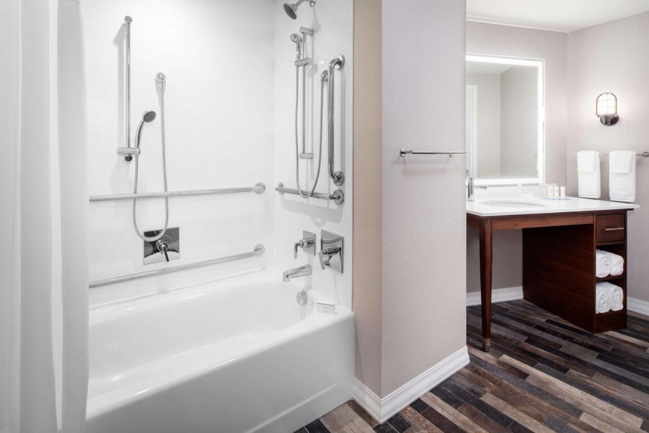 King Studio Suite with Mobility Accessible Tub at Homewood Suites by Hilton Boston Seaport District