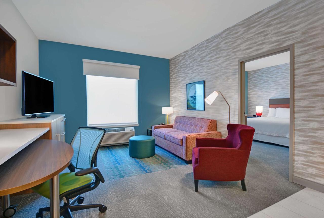 One-Bedroom King Suite - Non-Smoking at Home2 Suites by Hilton Fort Myers Colonial Blvd