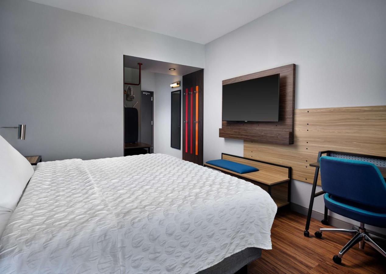 King Room - Hearing Accessible at Tru By Hilton Indianapolis Downtown, IN