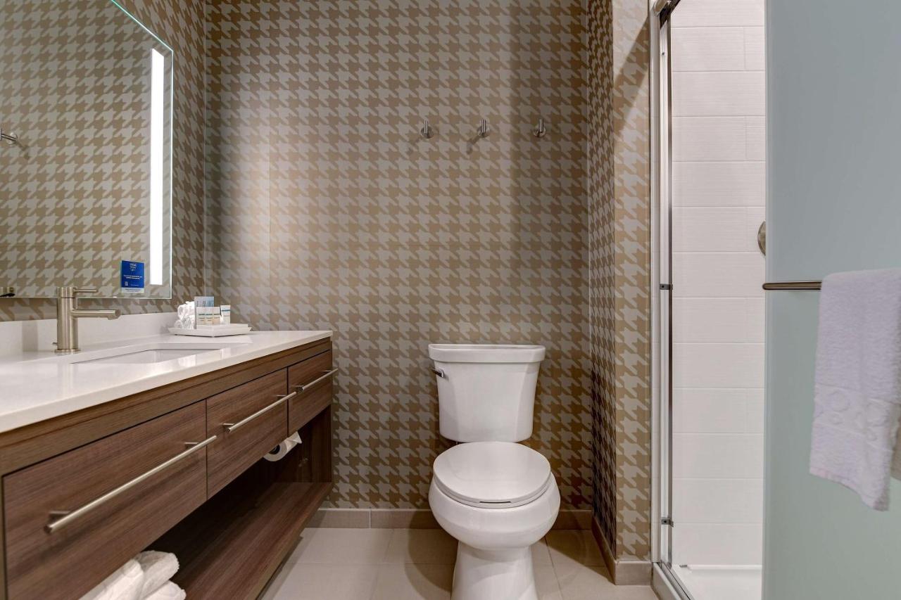 Queen Studio Suite - Hearing Accessible/Non-Smoking at Home2 Suites by Hilton North Plano Hwy 75