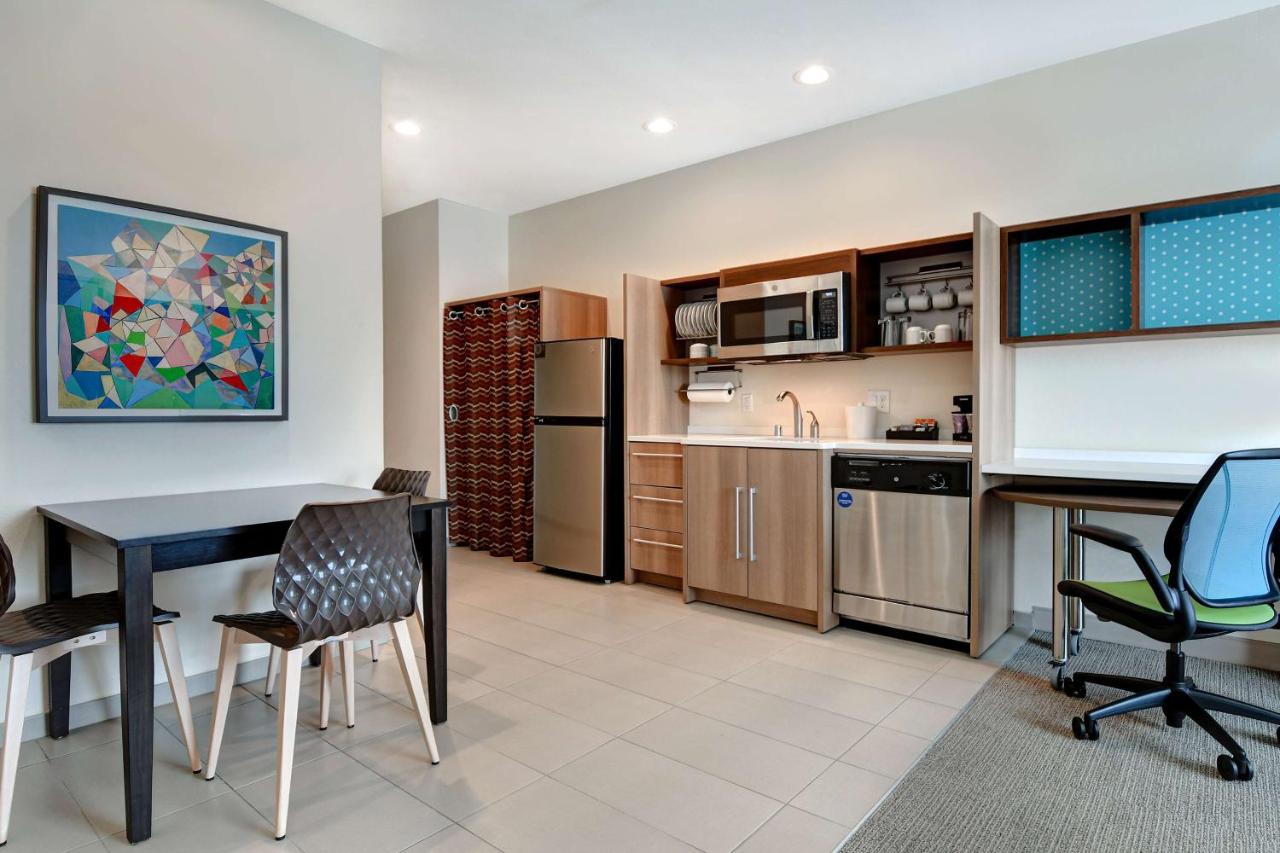One-Bedroom Queen Suite - Non-Smoking at Home2 Suites by Hilton North Plano Hwy 75