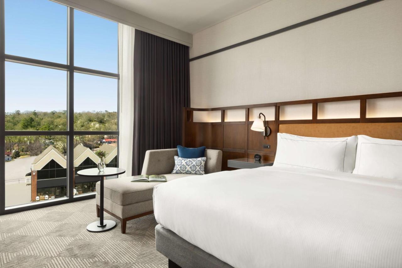 Premium King Room at Valley Hotel Homewood Birmingham, Curio Collection by Hilton