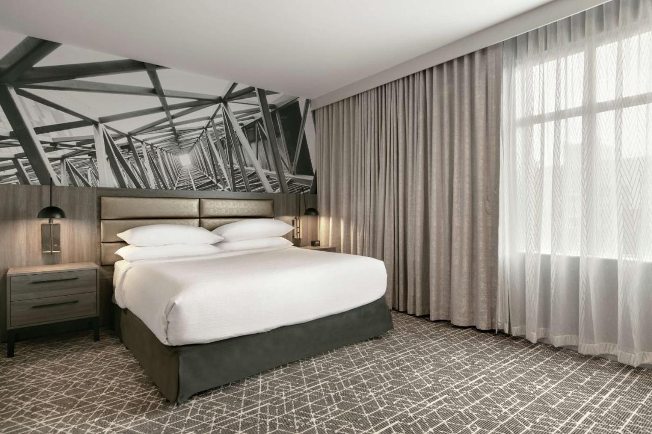 One-Bedroom King Suite - Hearing Accessible/Non-Smoking at Embassy Suites by Hilton Atlanta Midtown