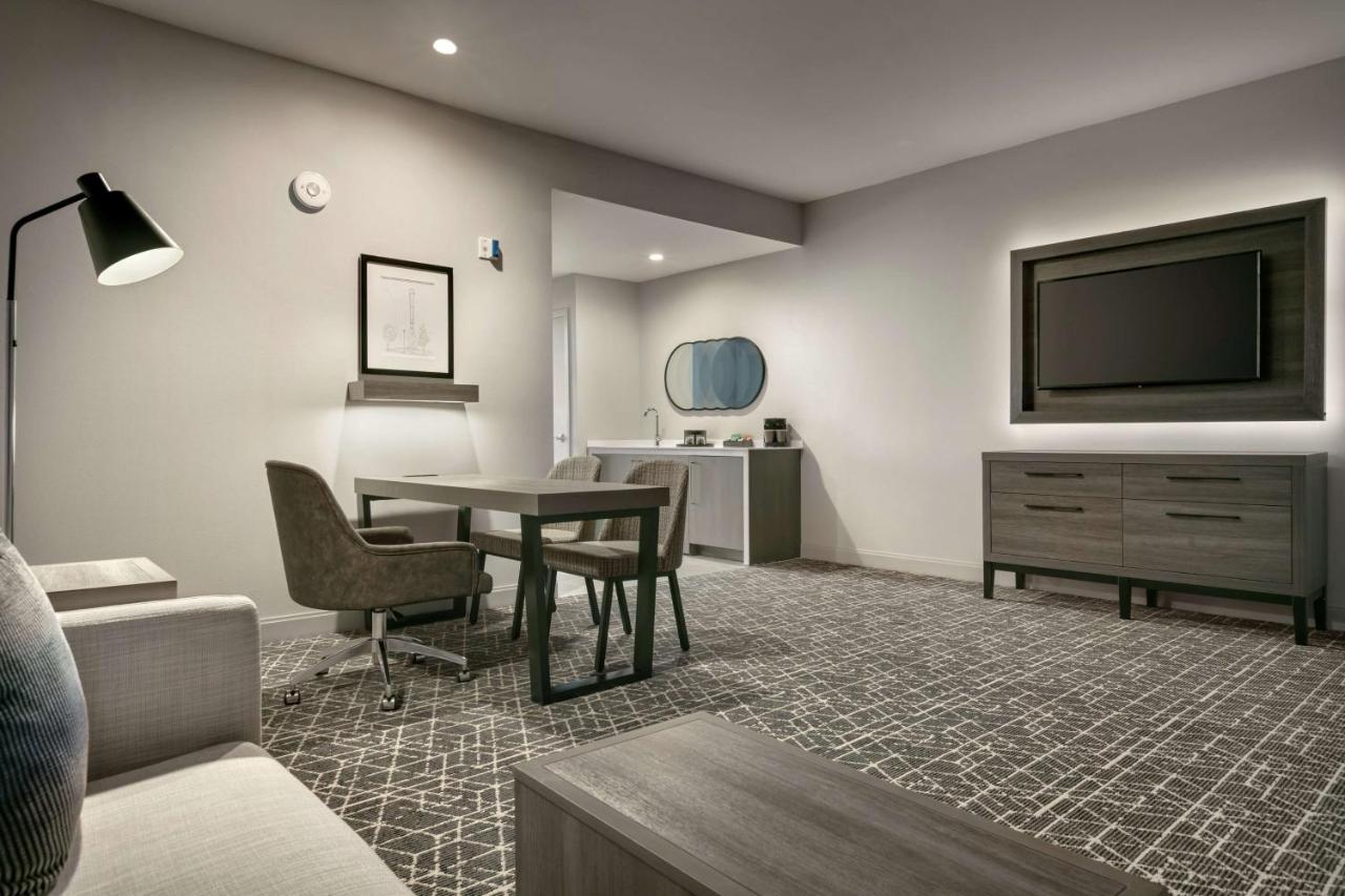 Corner King Suite with Balcony - Non-Smoking at Embassy Suites by Hilton Atlanta Midtown