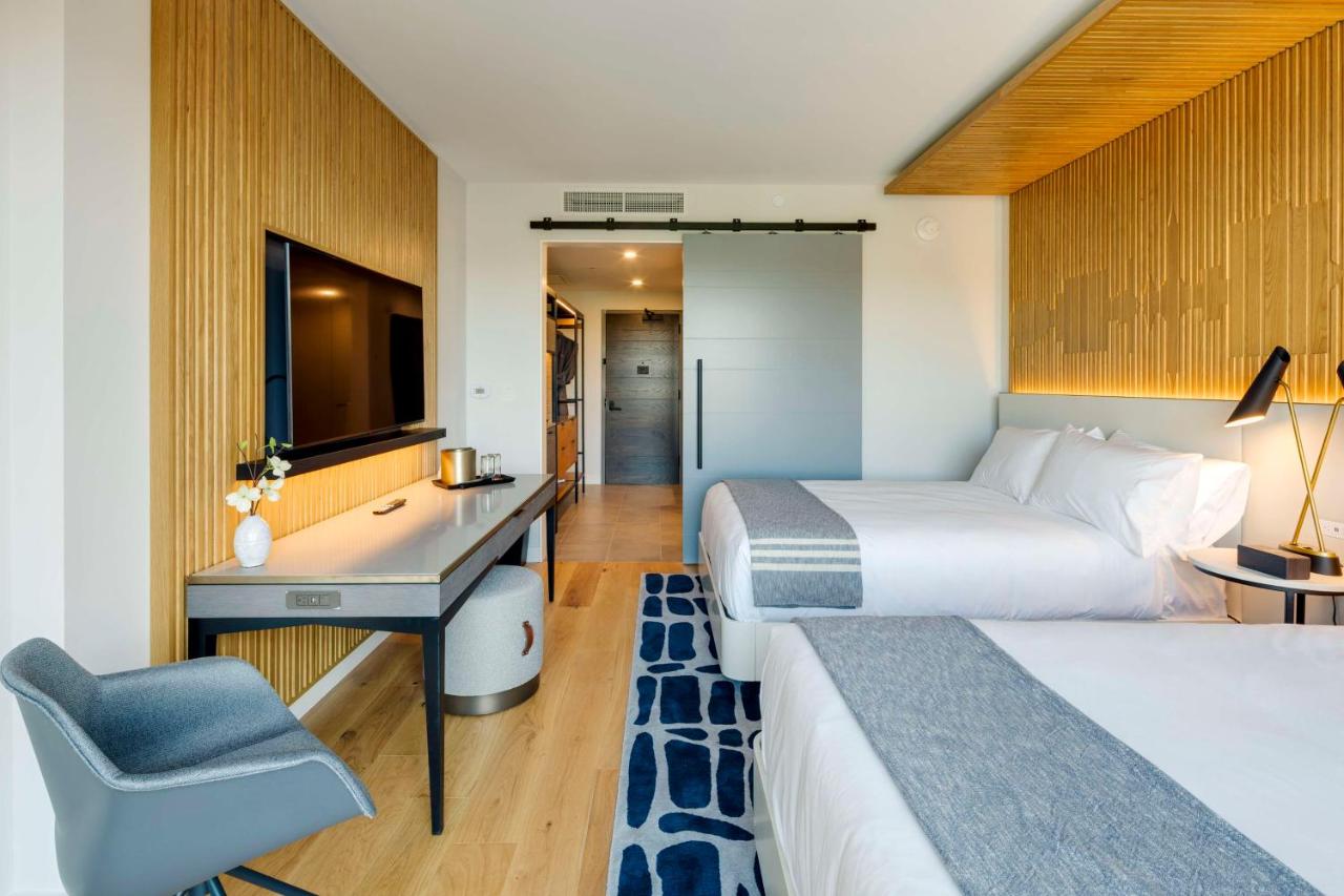 Queen Room with Two Queen Beds and Waterfront View at Canopy by Hilton Portland Waterfront