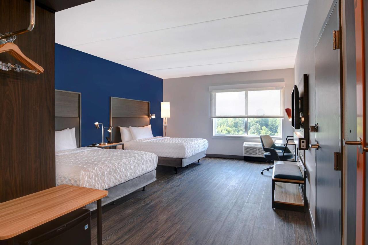 Queen Room with Two Queen Beds and Bath Tub - Mobility Accessible at Tru By Hilton Macon North, GA