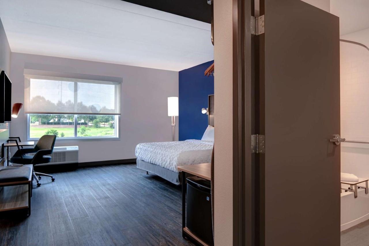 King Room - Hearing Accessible at Tru By Hilton Macon North, GA