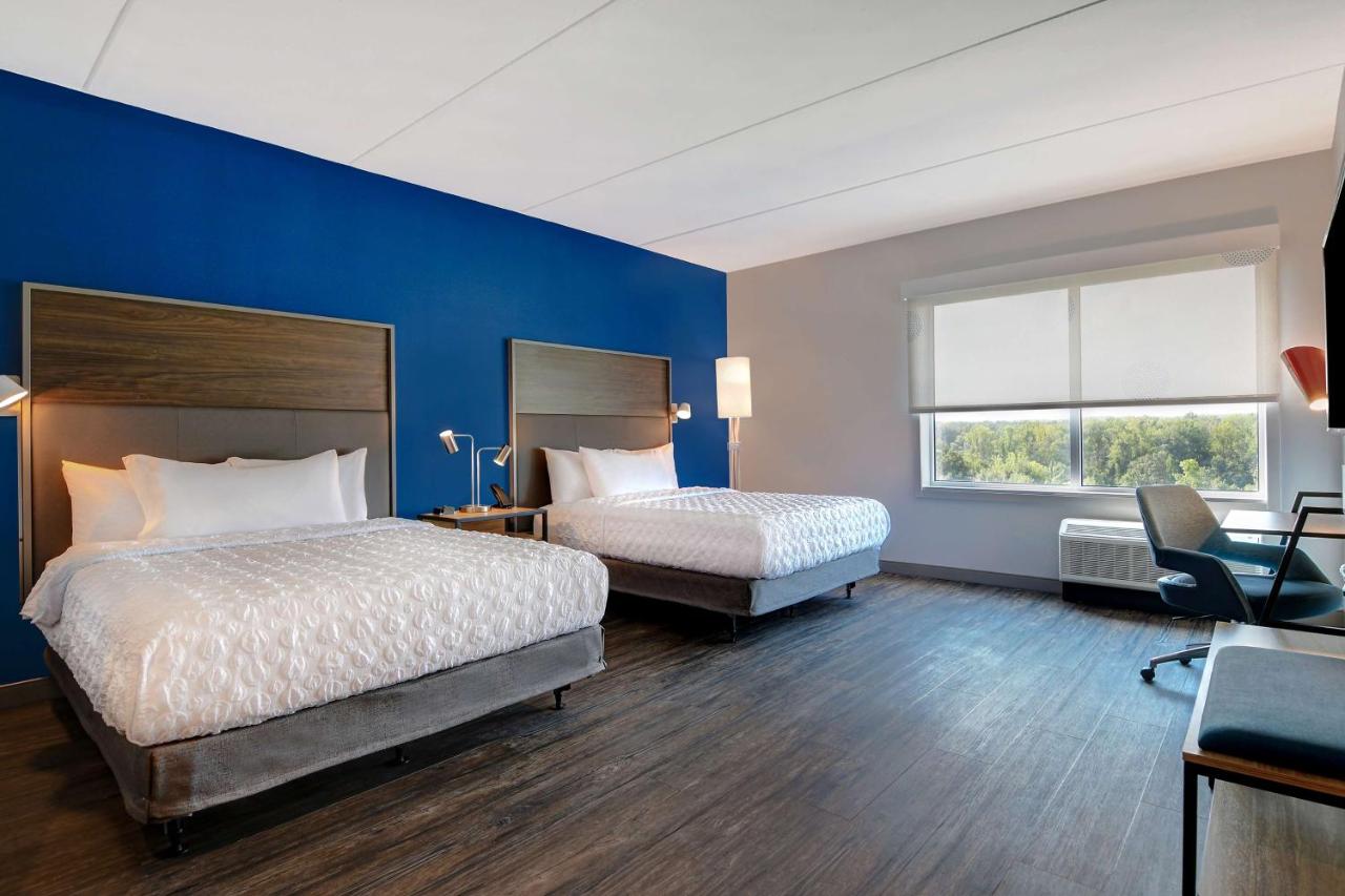 Queen Room with Two Queen Beds and Bath Tub - Mobility Accessible at Tru By Hilton Macon North, GA