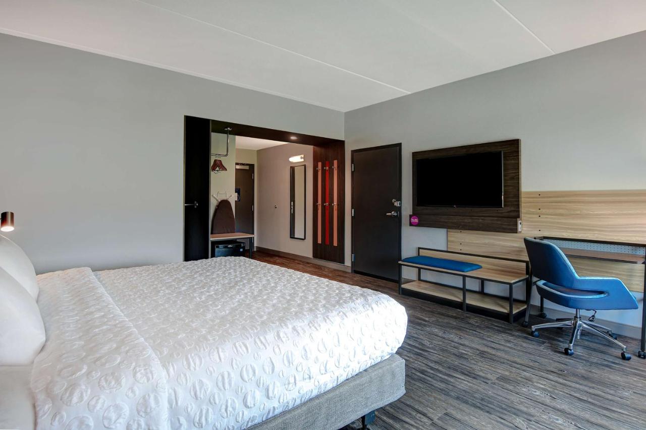 King Room - Hearing Accessible at Tru By Hilton Macon North, GA