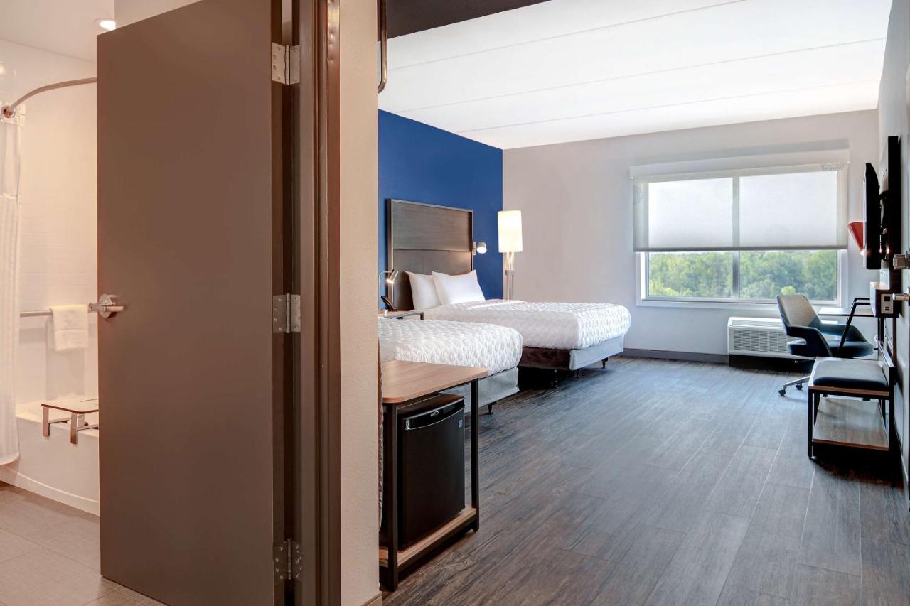 Queen Room with Two Queen Beds and Bath Tub - Mobility Accessible at Tru By Hilton Macon North, GA