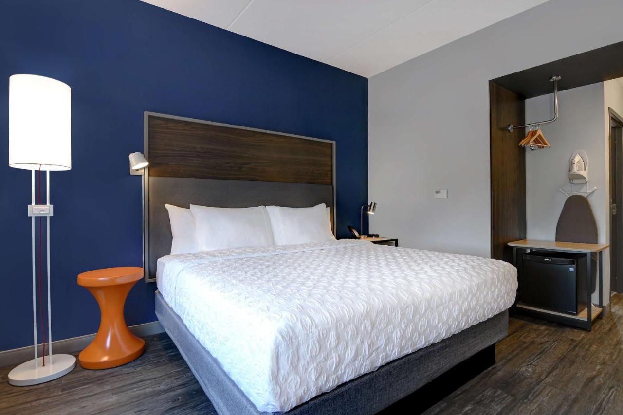 King Room at Tru By Hilton Macon North, GA
