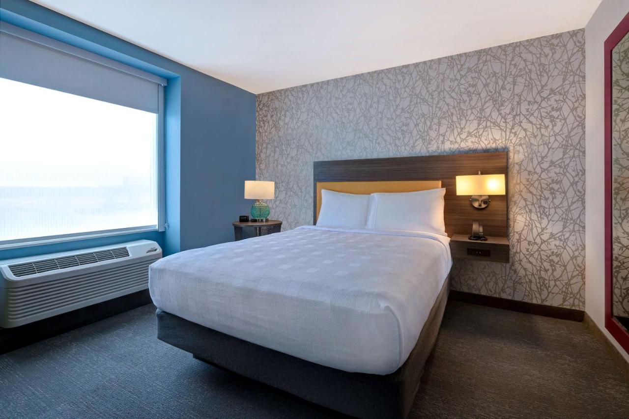 One-Bedroom Queen Suite - Non-Smoking at Home2 Suites by Hilton Lincolnshire Chicago
