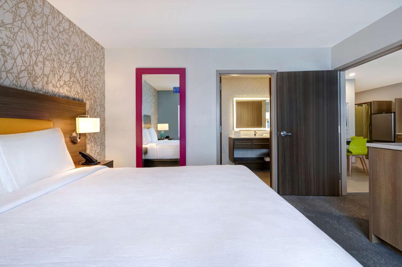 One-Bedroom Queen Suite - Non-Smoking at Home2 Suites by Hilton Lincolnshire Chicago