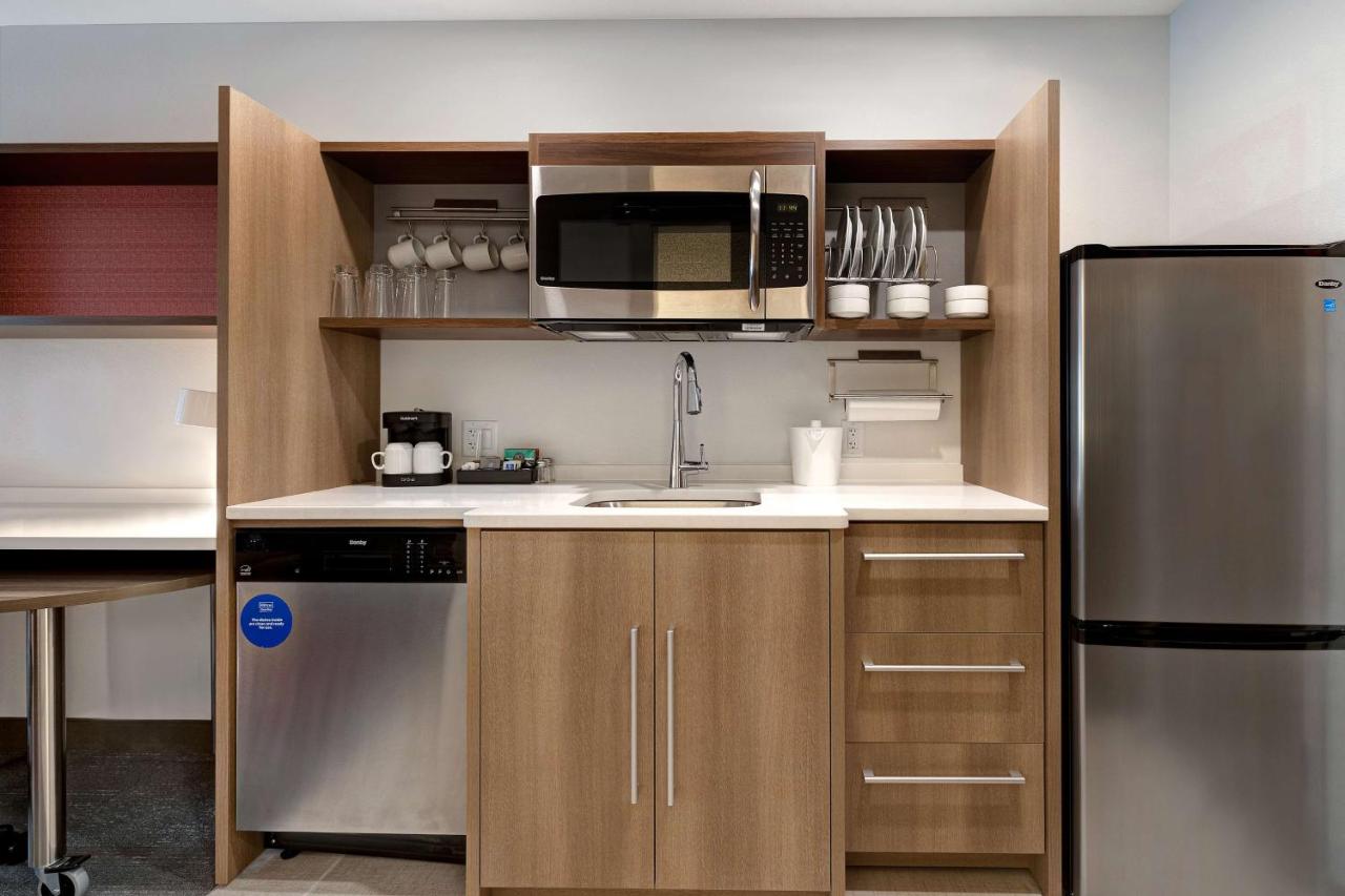 One-Bedroom Queen Suite - Non-Smoking at Home2 Suites by Hilton Lincolnshire Chicago