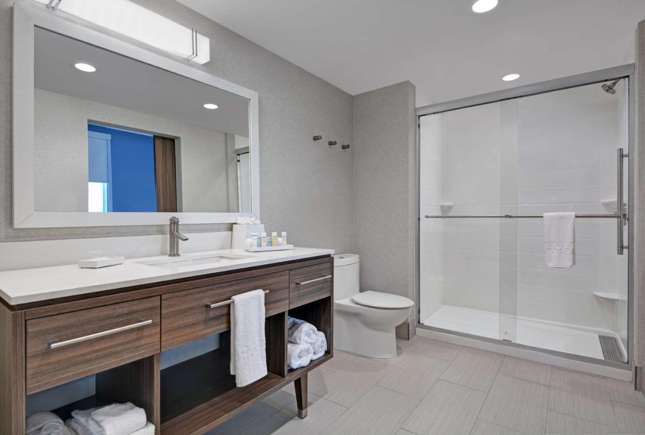 One-Bedroom King Suite - Non-Smoking at Home2 Suites by Hilton Bentonville Rogers